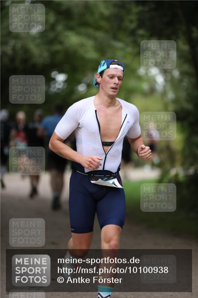 30.08.2026 - Elbe Triathlon Hamburg Antke Förster http://msf.ph/oto/10100938 30.08.2026 11:11:05 Laufen 1 meine-sportfotos.de