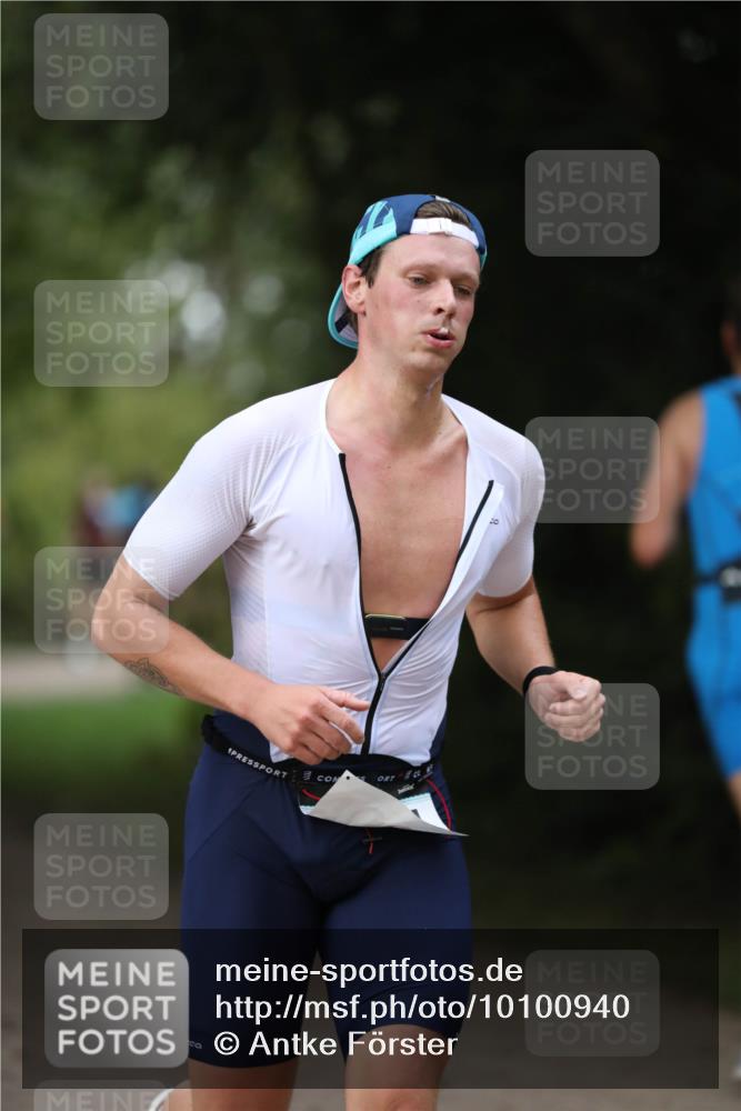 30.08.2026 - Elbe Triathlon Hamburg Antke Förster http://msf.ph/oto/10100940 30.08.2026 11:11:05 Laufen 1 meine-sportfotos.de
