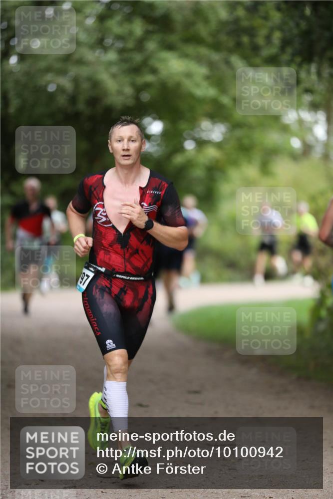 30.08.2026 - Elbe Triathlon Hamburg Antke Förster http://msf.ph/oto/10100942 30.08.2026 11:11:08 Laufen 97 meine-sportfotos.de