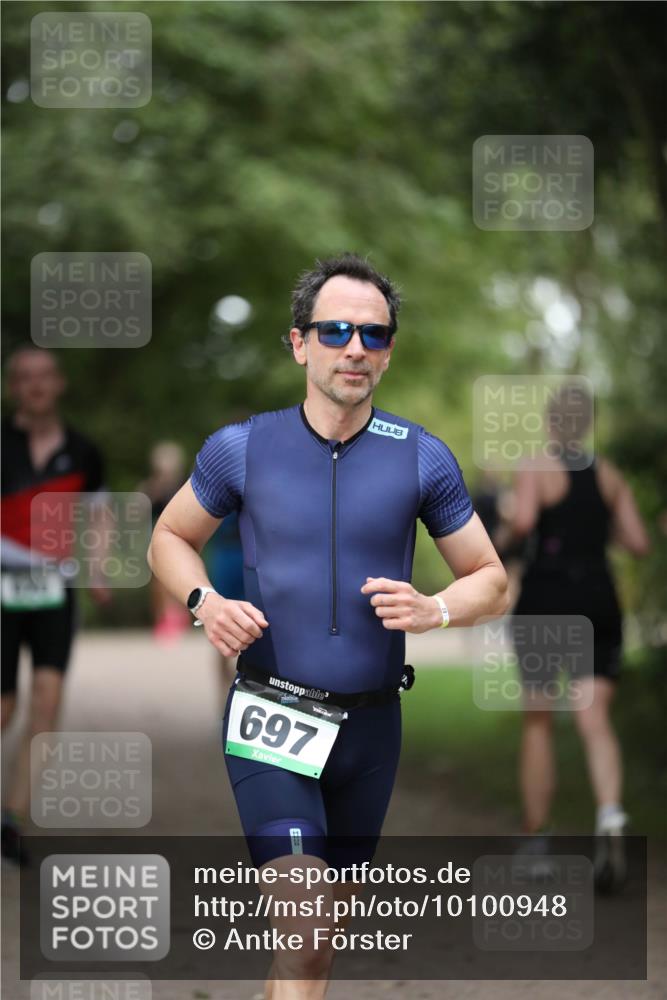 30.08.2026 - Elbe Triathlon Hamburg Antke Förster http://msf.ph/oto/10100948 30.08.2026 11:11:12 Laufen 697 meine-sportfotos.de
