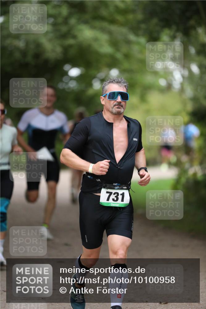 30.08.2026 - Elbe Triathlon Hamburg Antke Förster http://msf.ph/oto/10100958 30.08.2026 11:11:16 Laufen 731, 2 meine-sportfotos.de