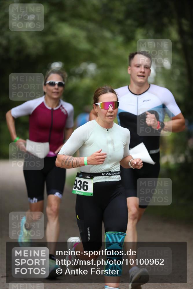 30.08.2026 - Elbe Triathlon Hamburg Antke Förster http://msf.ph/oto/10100962 30.08.2026 11:11:18 Laufen 936 meine-sportfotos.de