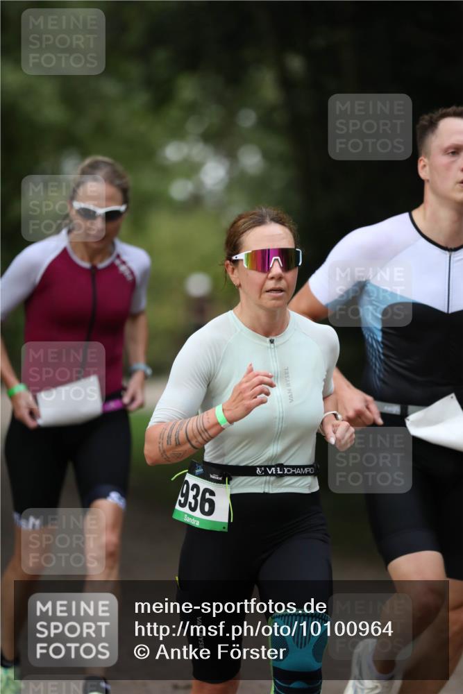 30.08.2026 - Elbe Triathlon Hamburg Antke Förster http://msf.ph/oto/10100964 30.08.2026 11:11:18 Laufen 936 meine-sportfotos.de