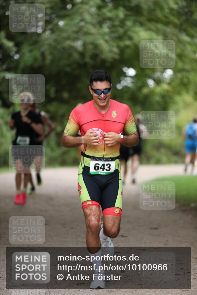 30.08.2026 - Elbe Triathlon Hamburg Antke Förster http://msf.ph/oto/10100966 30.08.2026 11:11:19 Laufen 643 meine-sportfotos.de