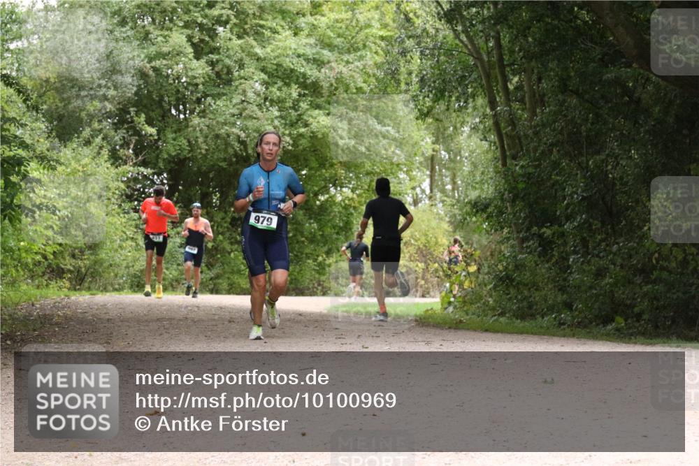 30.08.2026 - Elbe Triathlon Hamburg Antke Förster http://msf.ph/oto/10100969 30.08.2026 11:14:22 Laufen 979 meine-sportfotos.de