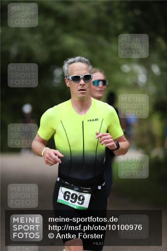 30.08.2026 - Elbe Triathlon Hamburg Antke Förster http://msf.ph/oto/10100976 30.08.2026 11:11:23 Laufen 699 meine-sportfotos.de