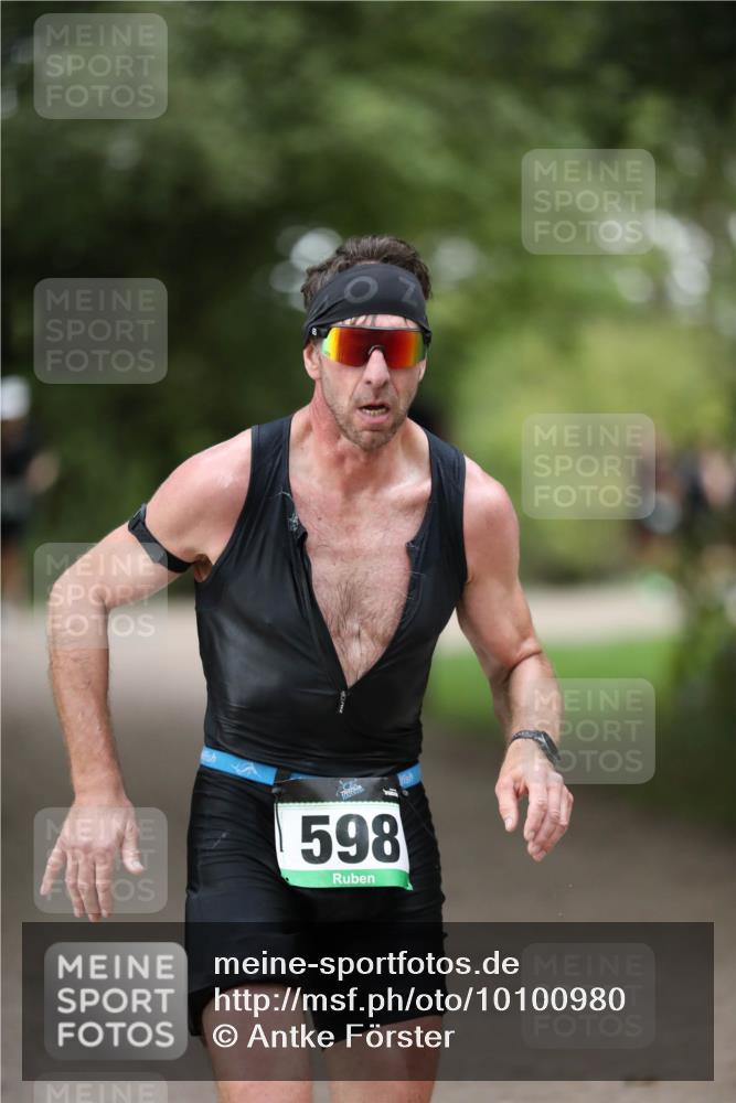 30.08.2026 - Elbe Triathlon Hamburg Antke Förster http://msf.ph/oto/10100980 30.08.2026 11:11:24 Laufen 598 meine-sportfotos.de