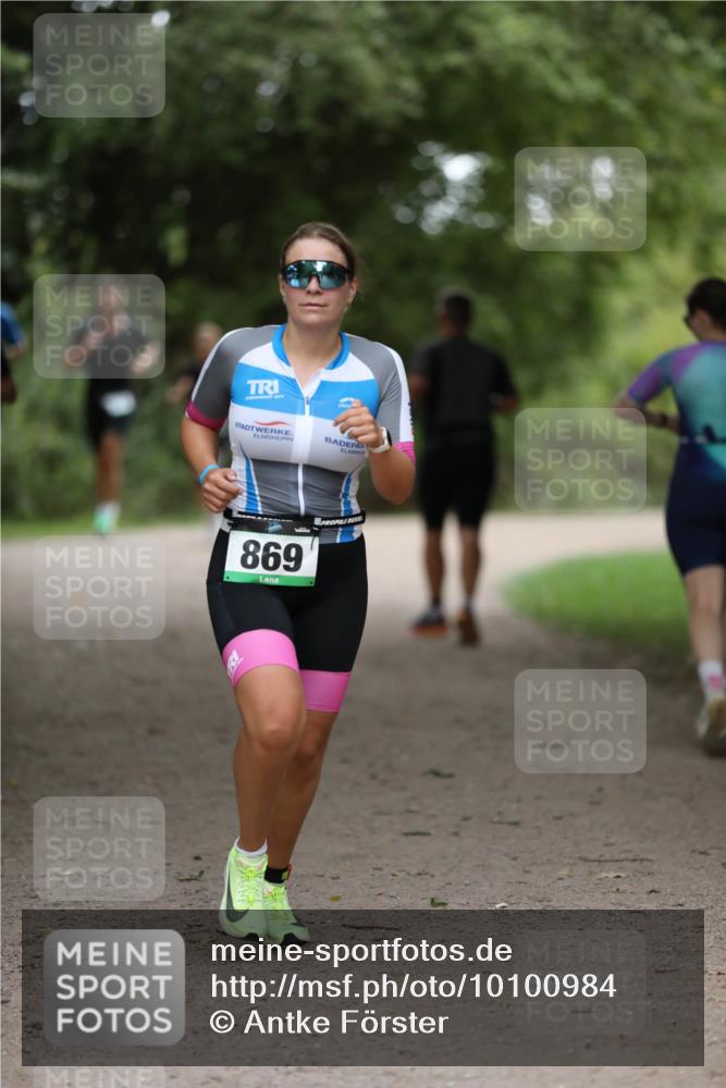 30.08.2026 - Elbe Triathlon Hamburg Antke Förster http://msf.ph/oto/10100984 30.08.2026 11:11:30 Laufen 869 meine-sportfotos.de