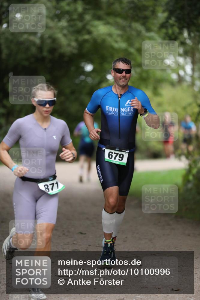 30.08.2026 - Elbe Triathlon Hamburg Antke Förster http://msf.ph/oto/10100996 30.08.2026 11:11:37 Laufen 871, 679 meine-sportfotos.de