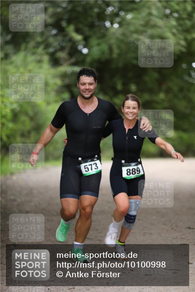 30.08.2026 - Elbe Triathlon Hamburg Antke Förster http://msf.ph/oto/10100998 30.08.2026 11:11:38 Laufen 573, 889 meine-sportfotos.de