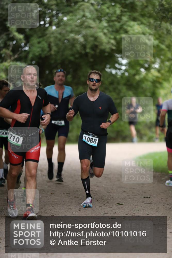 30.08.2026 - Elbe Triathlon Hamburg Antke Förster http://msf.ph/oto/10101016 30.08.2026 11:11:52 Laufen 500, 710, 606, 1088 meine-sportfotos.de
