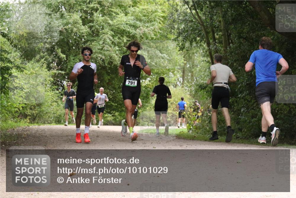30.08.2026 - Elbe Triathlon Hamburg Antke Förster http://msf.ph/oto/10101029 30.08.2026 11:15:03 Laufen 926, 791 meine-sportfotos.de