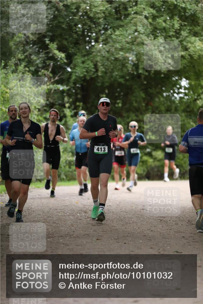30.08.2026 - Elbe Triathlon Hamburg Antke Förster http://msf.ph/oto/10101032 30.08.2026 11:12:04 Laufen 413 meine-sportfotos.de