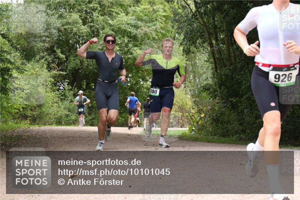 30.08.2026 - Elbe Triathlon Hamburg Antke Förster http://msf.ph/oto/10101045 30.08.2026 11:15:11 Laufen 712, 580, 926 meine-sportfotos.de