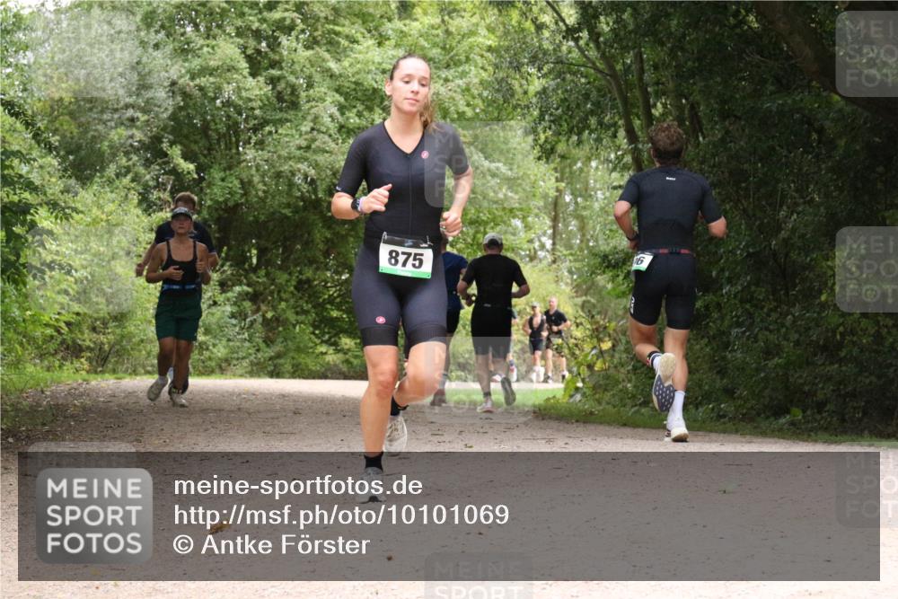30.08.2026 - Elbe Triathlon Hamburg Antke Förster http://msf.ph/oto/10101069 30.08.2026 11:15:23 Laufen 16, 875 meine-sportfotos.de