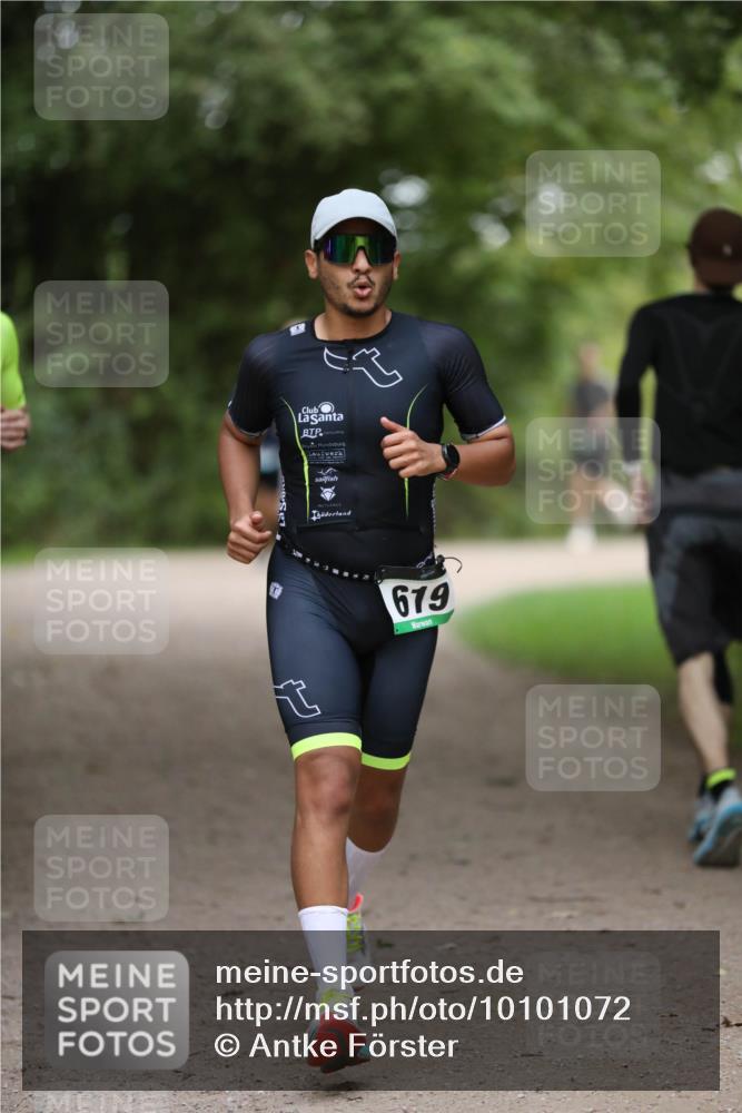 30.08.2026 - Elbe Triathlon Hamburg Antke Förster http://msf.ph/oto/10101072 30.08.2026 11:12:28 Laufen 679 meine-sportfotos.de