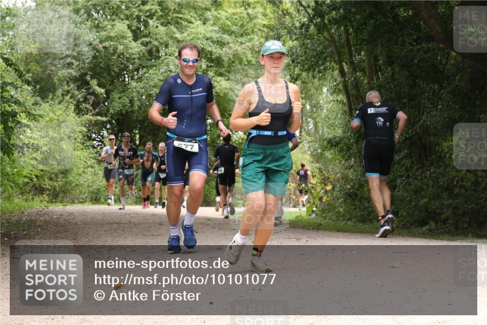 30.08.2026 - Elbe Triathlon Hamburg Antke Förster http://msf.ph/oto/10101077 30.08.2026 11:15:27 Laufen 577, 1627 meine-sportfotos.de