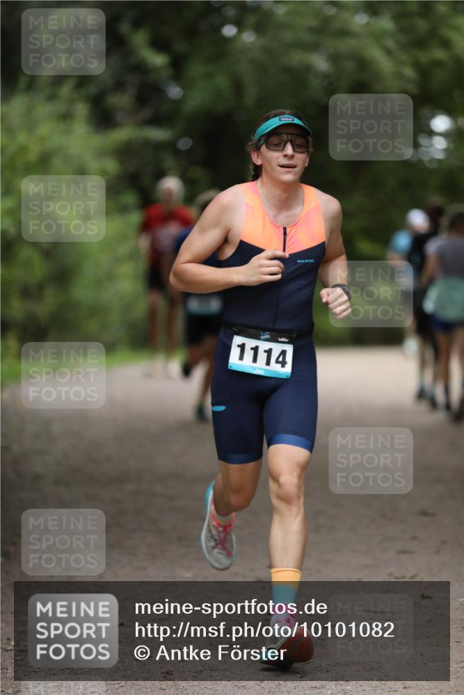 30.08.2026 - Elbe Triathlon Hamburg Antke Förster http://msf.ph/oto/10101082 30.08.2026 11:12:32 Laufen 1114 meine-sportfotos.de