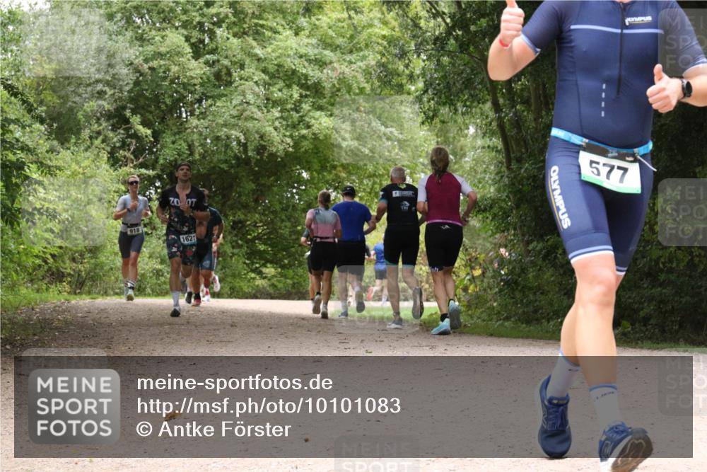 30.08.2026 - Elbe Triathlon Hamburg Antke Förster http://msf.ph/oto/10101083 30.08.2026 11:15:29 Laufen 918, 1621, 577 meine-sportfotos.de
