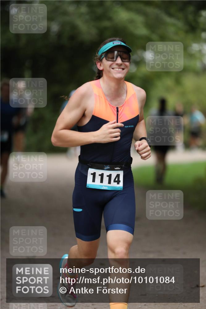 30.08.2026 - Elbe Triathlon Hamburg Antke Förster http://msf.ph/oto/10101084 30.08.2026 11:12:32 Laufen 1114 meine-sportfotos.de