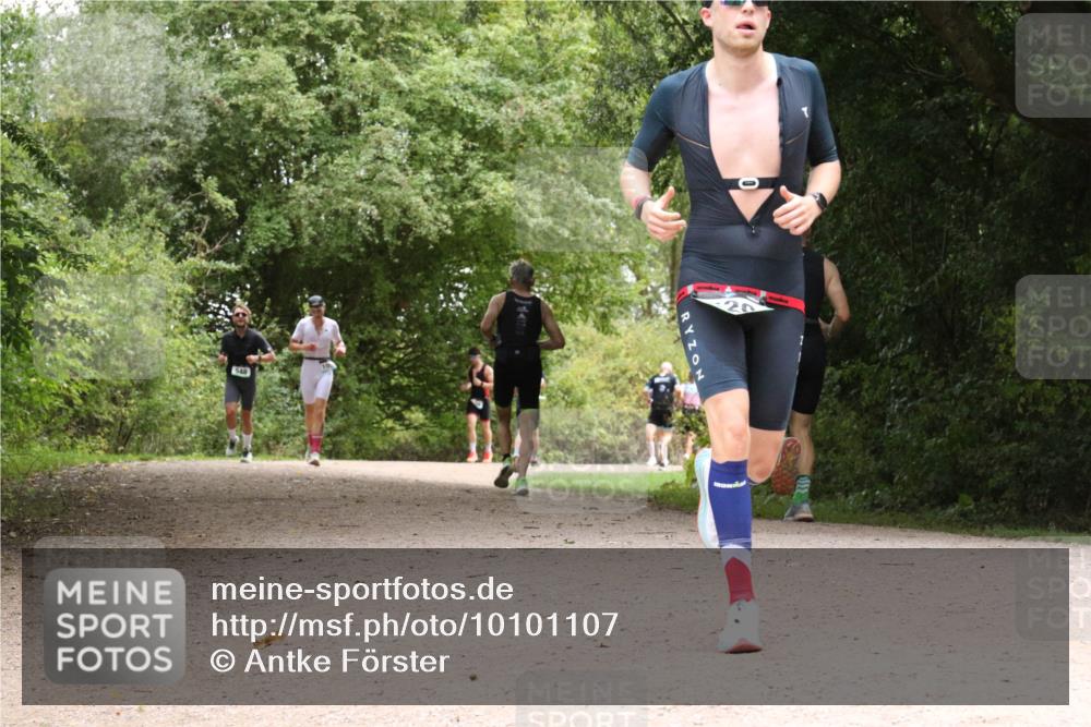 30.08.2026 - Elbe Triathlon Hamburg Antke Förster http://msf.ph/oto/10101107 30.08.2026 11:15:40 Laufen  meine-sportfotos.de