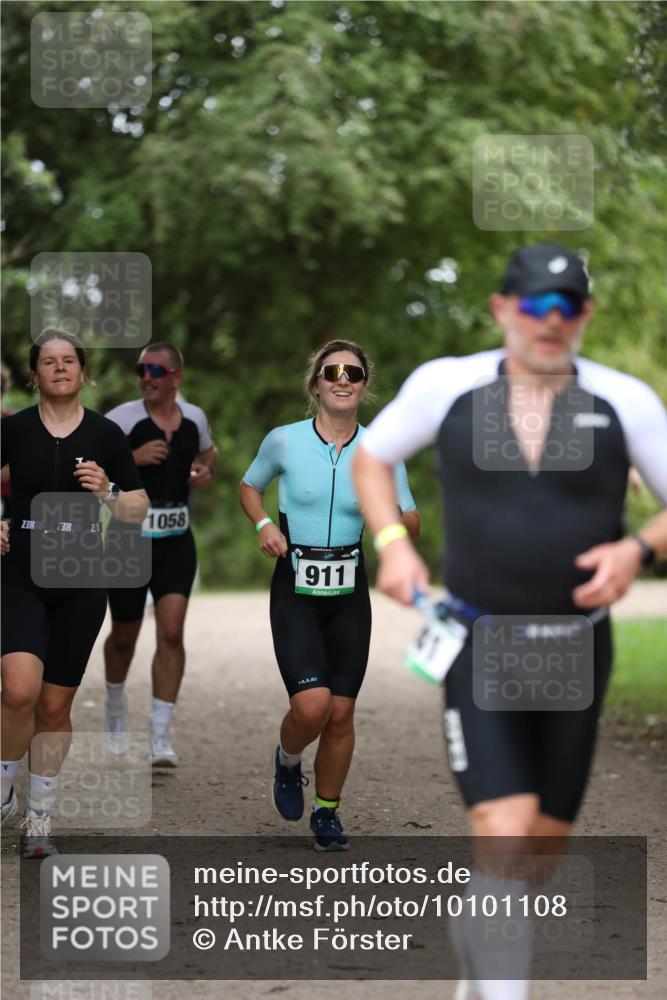 30.08.2026 - Elbe Triathlon Hamburg Antke Förster http://msf.ph/oto/10101108 30.08.2026 11:12:46 Laufen 3, 50, 3800, 1058, 911, 41 meine-sportfotos.de