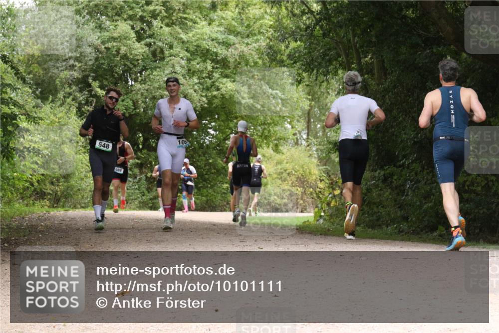 30.08.2026 - Elbe Triathlon Hamburg Antke Förster http://msf.ph/oto/10101111 30.08.2026 11:15:46 Laufen 548, 186 meine-sportfotos.de