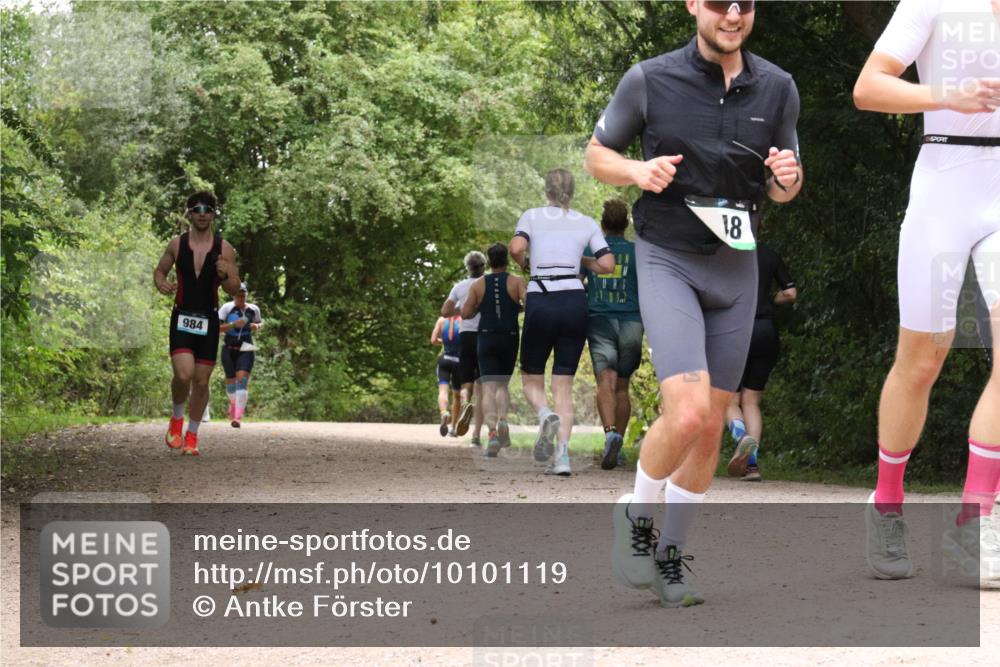 30.08.2026 - Elbe Triathlon Hamburg Antke Förster http://msf.ph/oto/10101119 30.08.2026 11:15:50 Laufen 984, 18 meine-sportfotos.de