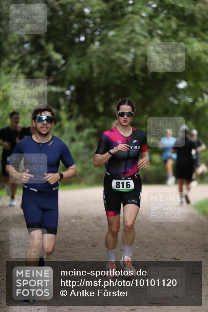 30.08.2026 - Elbe Triathlon Hamburg Antke Förster http://msf.ph/oto/10101120 30.08.2026 11:12:51 Laufen 23830, 816 meine-sportfotos.de
