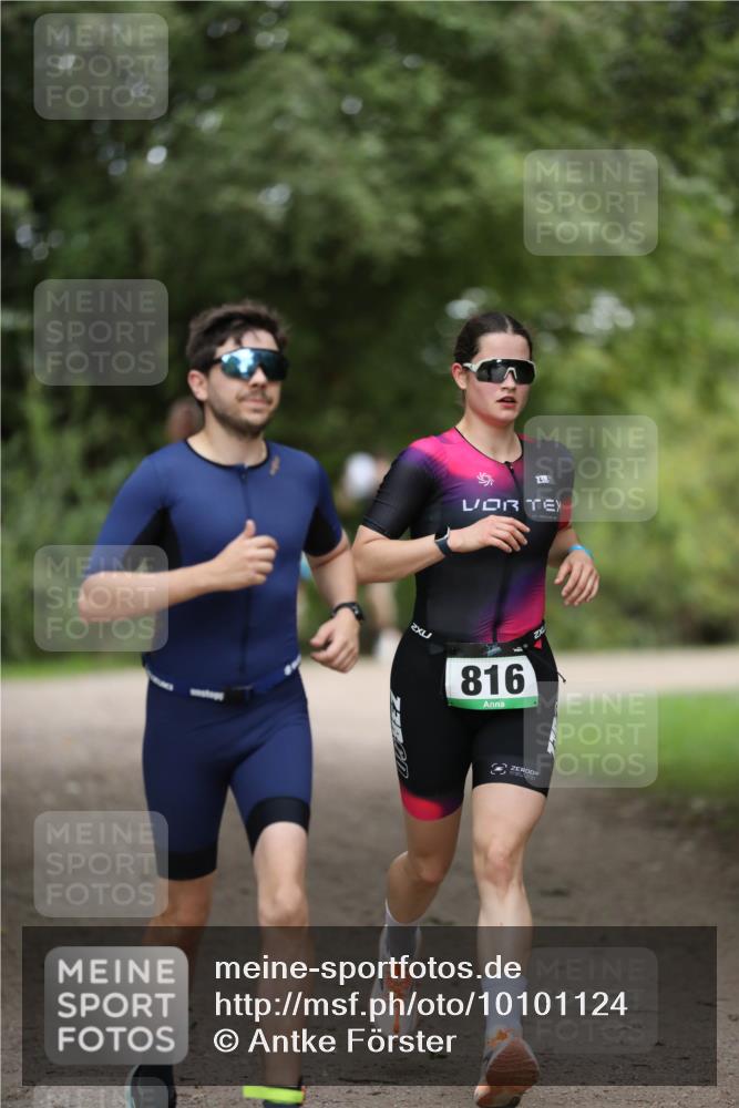 30.08.2026 - Elbe Triathlon Hamburg Antke Förster http://msf.ph/oto/10101124 30.08.2026 11:12:52 Laufen 138, 2, 816 meine-sportfotos.de