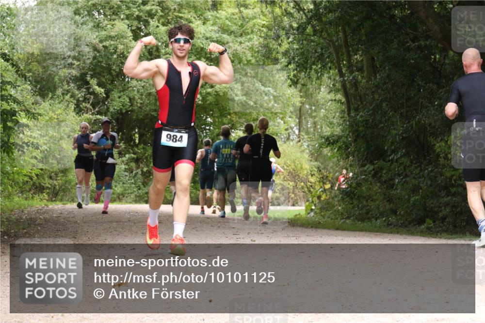 30.08.2026 - Elbe Triathlon Hamburg Antke Förster http://msf.ph/oto/10101125 30.08.2026 11:15:52 Laufen 984 meine-sportfotos.de
