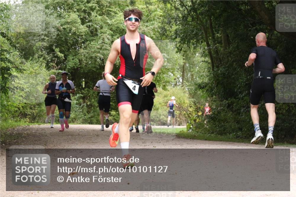 30.08.2026 - Elbe Triathlon Hamburg Antke Förster http://msf.ph/oto/10101127 30.08.2026 11:15:53 Laufen 4 meine-sportfotos.de