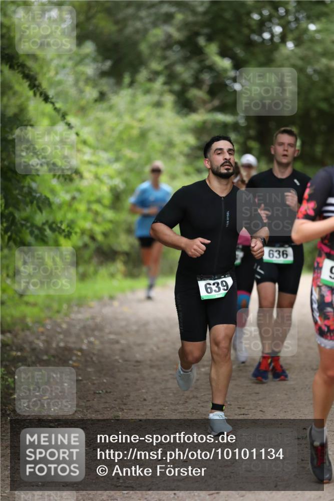 30.08.2026 - Elbe Triathlon Hamburg Antke Förster http://msf.ph/oto/10101134 30.08.2026 11:12:55 Laufen 639, 636 meine-sportfotos.de