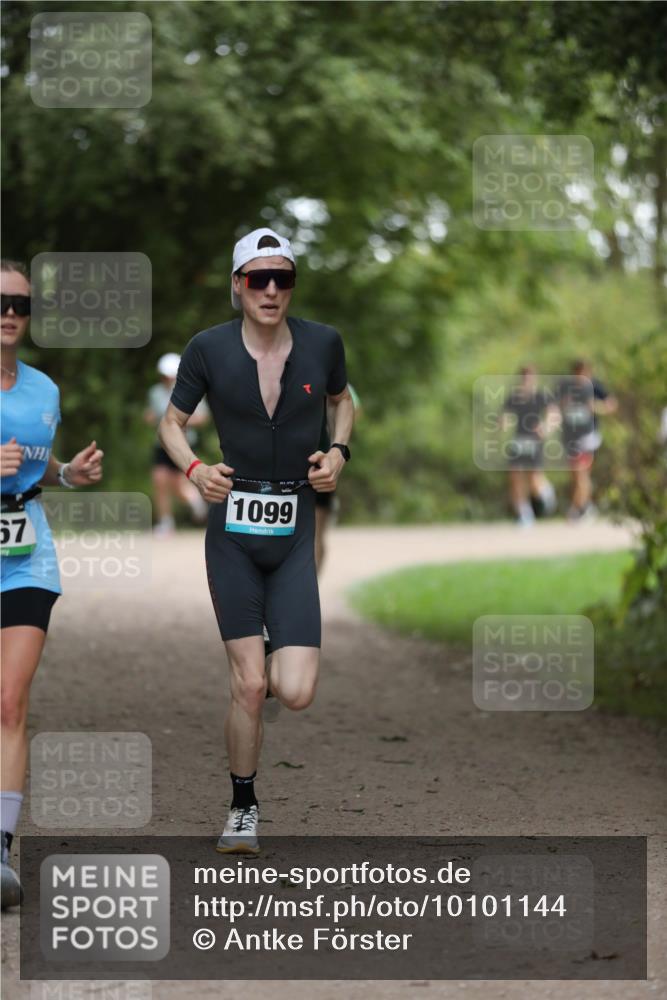 30.08.2026 - Elbe Triathlon Hamburg Antke Förster http://msf.ph/oto/10101144 30.08.2026 11:13:00 Laufen 57, 1099 meine-sportfotos.de