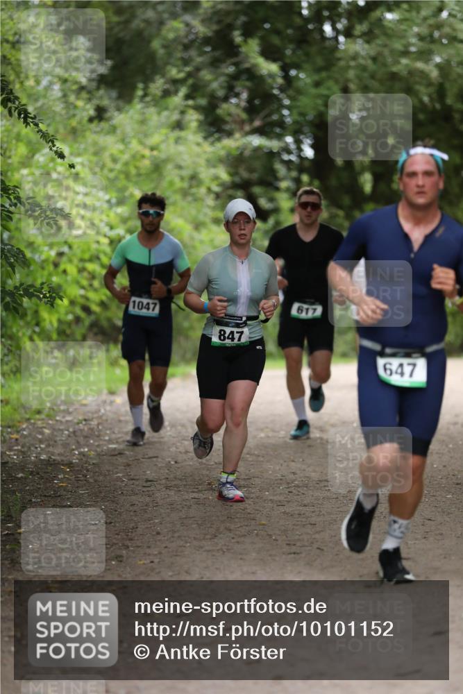 30.08.2026 - Elbe Triathlon Hamburg Antke Förster http://msf.ph/oto/10101152 30.08.2026 11:13:11 Laufen 77, 1047, 847, 617, 647 meine-sportfotos.de