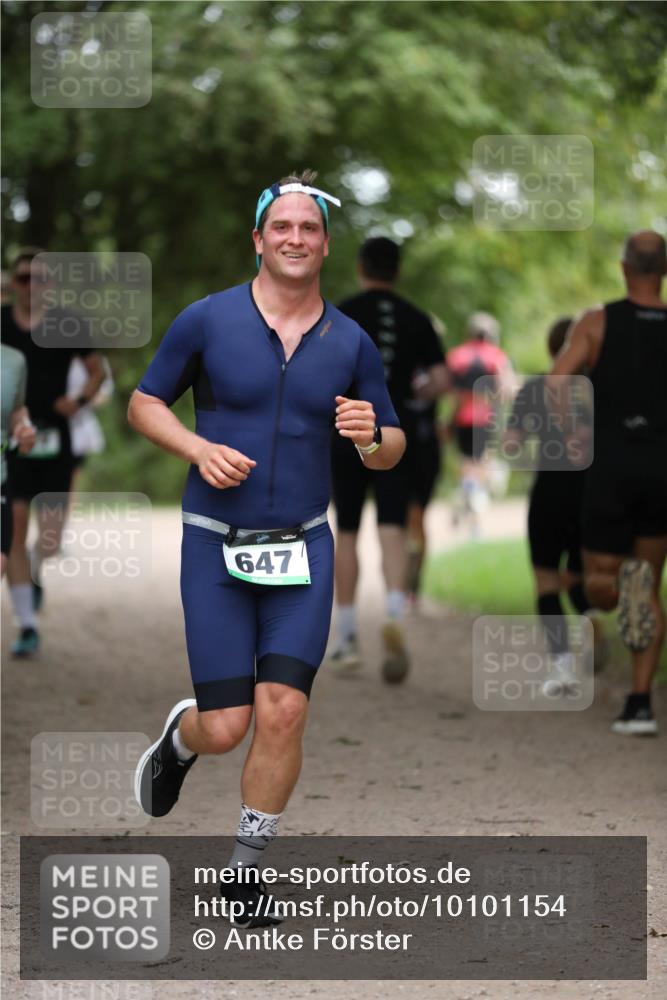 30.08.2026 - Elbe Triathlon Hamburg Antke Förster http://msf.ph/oto/10101154 30.08.2026 11:13:11 Laufen 647 meine-sportfotos.de