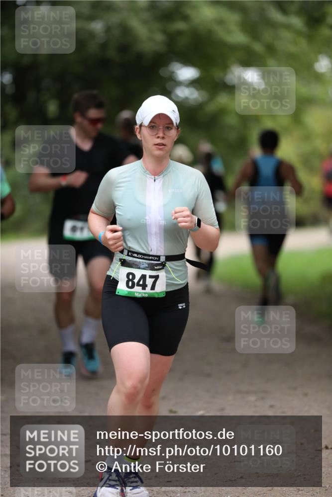30.08.2026 - Elbe Triathlon Hamburg Antke Förster http://msf.ph/oto/10101160 30.08.2026 11:13:13 Laufen 847, 118 meine-sportfotos.de