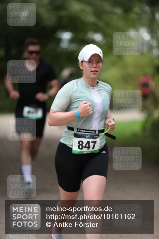 30.08.2026 - Elbe Triathlon Hamburg Antke Förster http://msf.ph/oto/10101162 30.08.2026 11:13:14 Laufen 847 meine-sportfotos.de