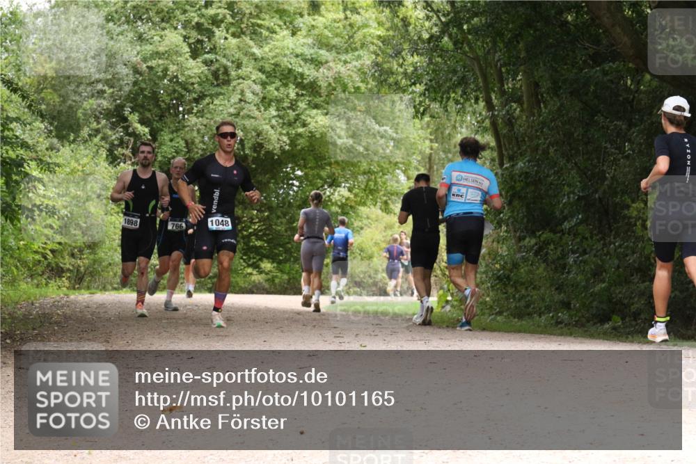 30.08.2026 - Elbe Triathlon Hamburg Antke Förster http://msf.ph/oto/10101165 30.08.2026 11:16:32 Laufen 1898, 766, 1048 meine-sportfotos.de
