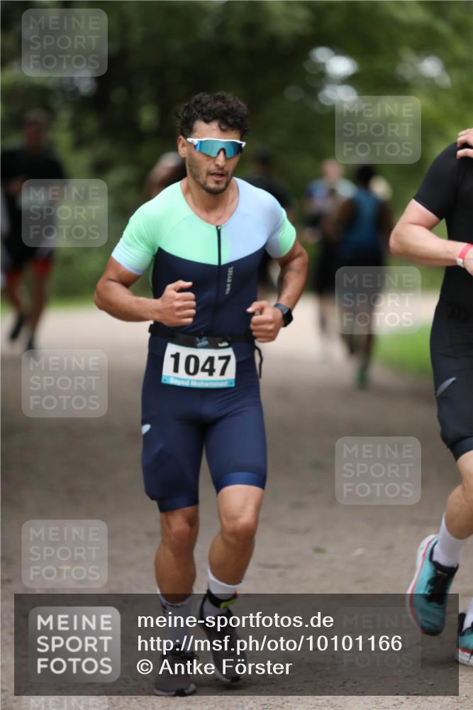 30.08.2026 - Elbe Triathlon Hamburg Antke Förster http://msf.ph/oto/10101166 30.08.2026 11:13:15 Laufen 1047 meine-sportfotos.de
