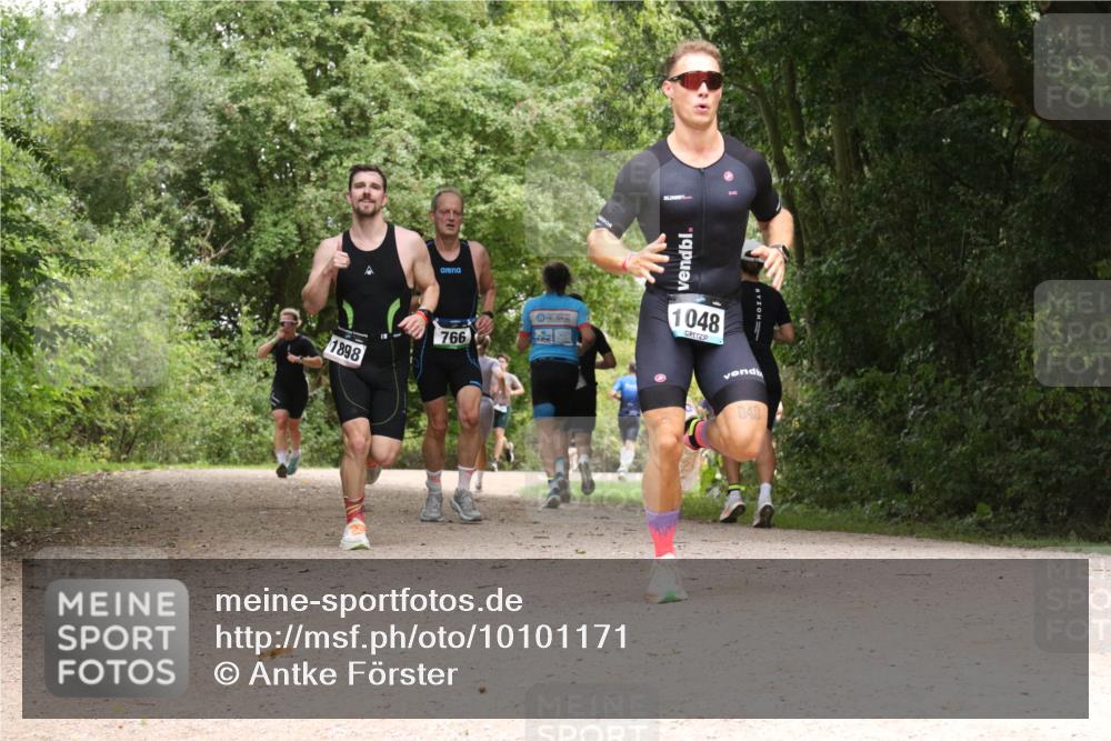 30.08.2026 - Elbe Triathlon Hamburg Antke Förster http://msf.ph/oto/10101171 30.08.2026 11:16:34 Laufen 1898, 766, 1048, 040 meine-sportfotos.de