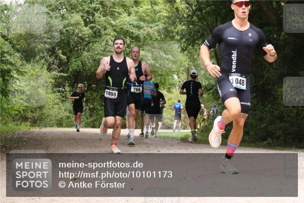30.08.2026 - Elbe Triathlon Hamburg Antke Förster http://msf.ph/oto/10101173 30.08.2026 11:16:34 Laufen 1898, 766, 1048, 040 meine-sportfotos.de