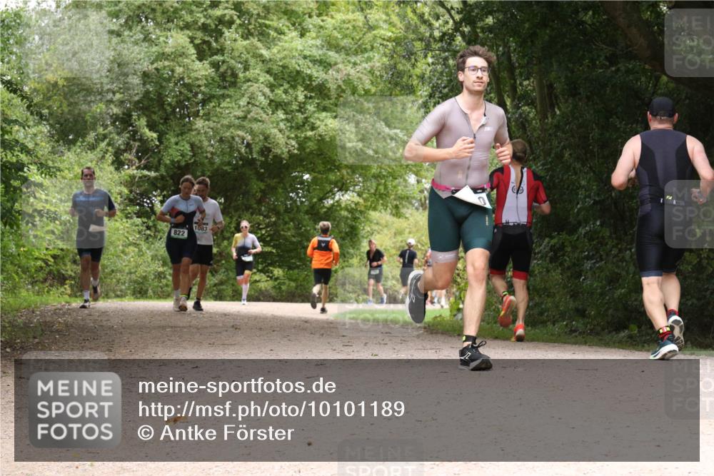 30.08.2026 - Elbe Triathlon Hamburg Antke Förster http://msf.ph/oto/10101189 30.08.2026 11:16:45 Laufen 822, 1083 meine-sportfotos.de
