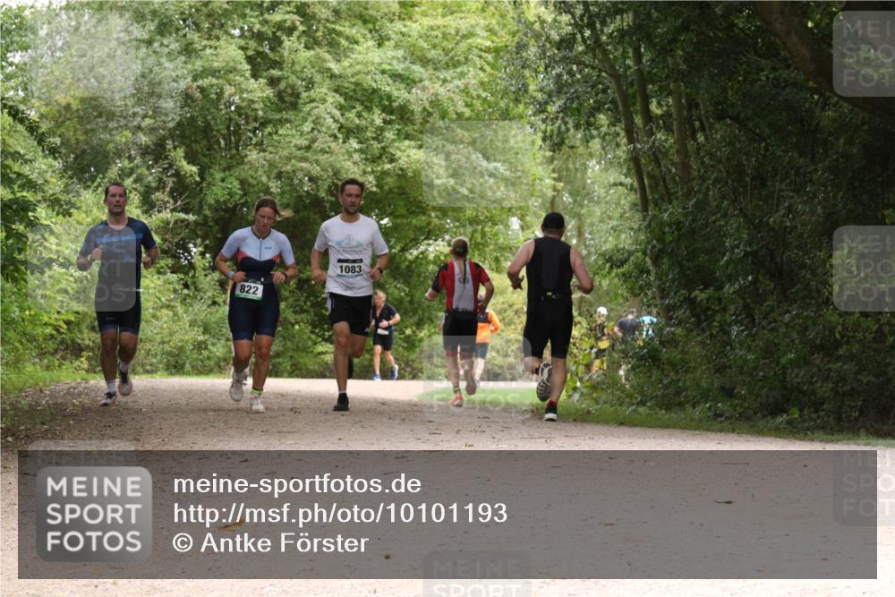30.08.2026 - Elbe Triathlon Hamburg Antke Förster http://msf.ph/oto/10101193 30.08.2026 11:16:47 Laufen 822, 1083 meine-sportfotos.de