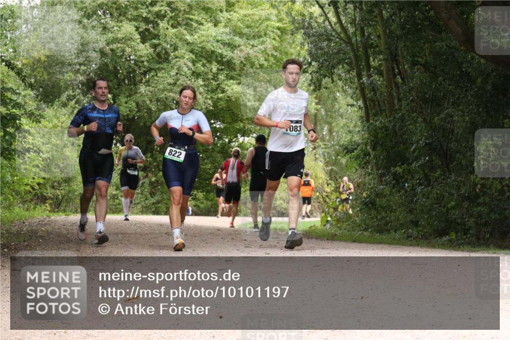 30.08.2026 - Elbe Triathlon Hamburg Antke Förster http://msf.ph/oto/10101197 30.08.2026 11:16:49 Laufen 822, 083 meine-sportfotos.de