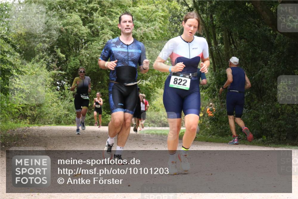 30.08.2026 - Elbe Triathlon Hamburg Antke Förster http://msf.ph/oto/10101203 30.08.2026 11:16:52 Laufen 927, 822 meine-sportfotos.de
