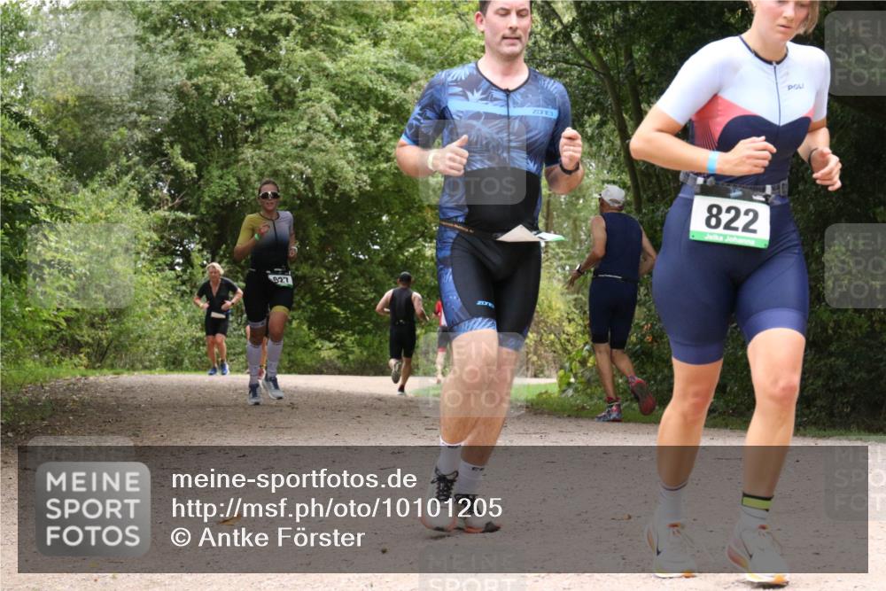 30.08.2026 - Elbe Triathlon Hamburg Antke Förster http://msf.ph/oto/10101205 30.08.2026 11:16:52 Laufen 927, 3, 822 meine-sportfotos.de