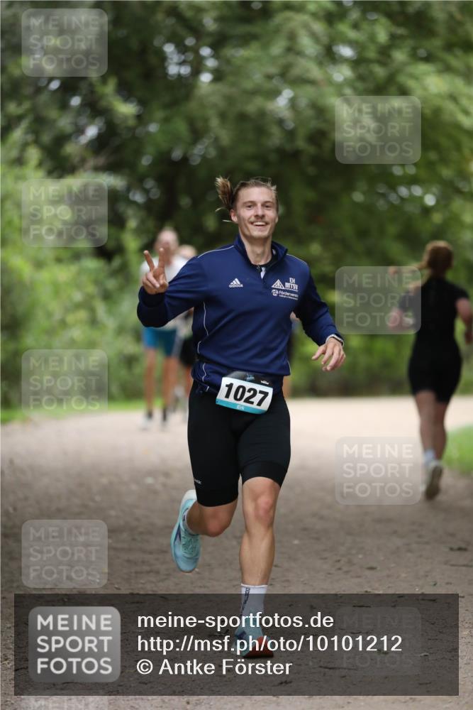 30.08.2026 - Elbe Triathlon Hamburg Antke Förster http://msf.ph/oto/10101212 30.08.2026 11:13:36 Laufen 1027 meine-sportfotos.de