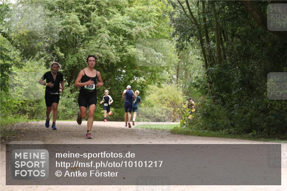 30.08.2026 - Elbe Triathlon Hamburg Antke Förster http://msf.ph/oto/10101217 30.08.2026 11:17:00 Laufen 828 meine-sportfotos.de