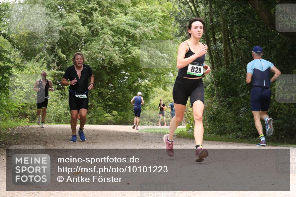 30.08.2026 - Elbe Triathlon Hamburg Antke Förster http://msf.ph/oto/10101223 30.08.2026 11:17:02 Laufen 85, 828 meine-sportfotos.de